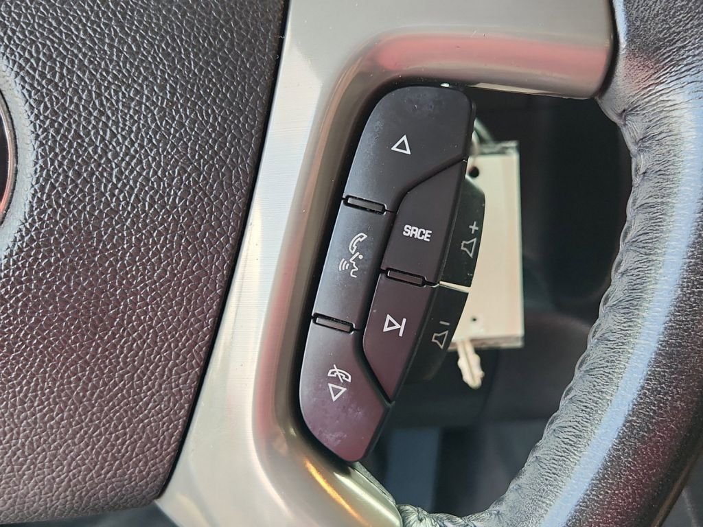 2011-Chevrolet-Tahoe_33075-18