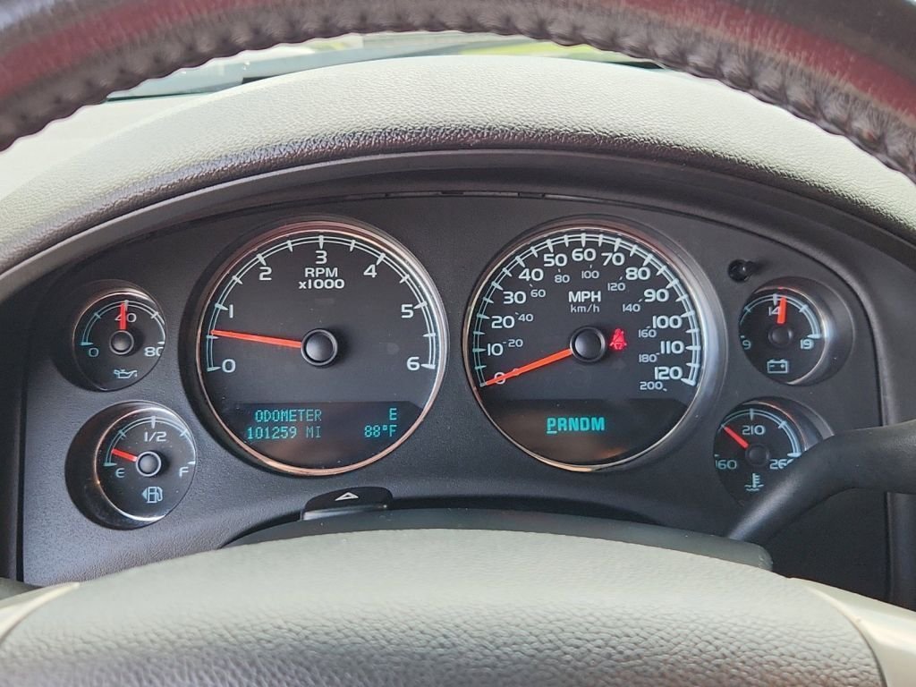 2011-Chevrolet-Tahoe_33075-19