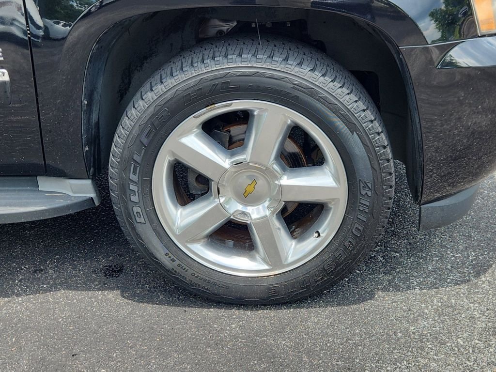 2011-Chevrolet-Tahoe_33075-4