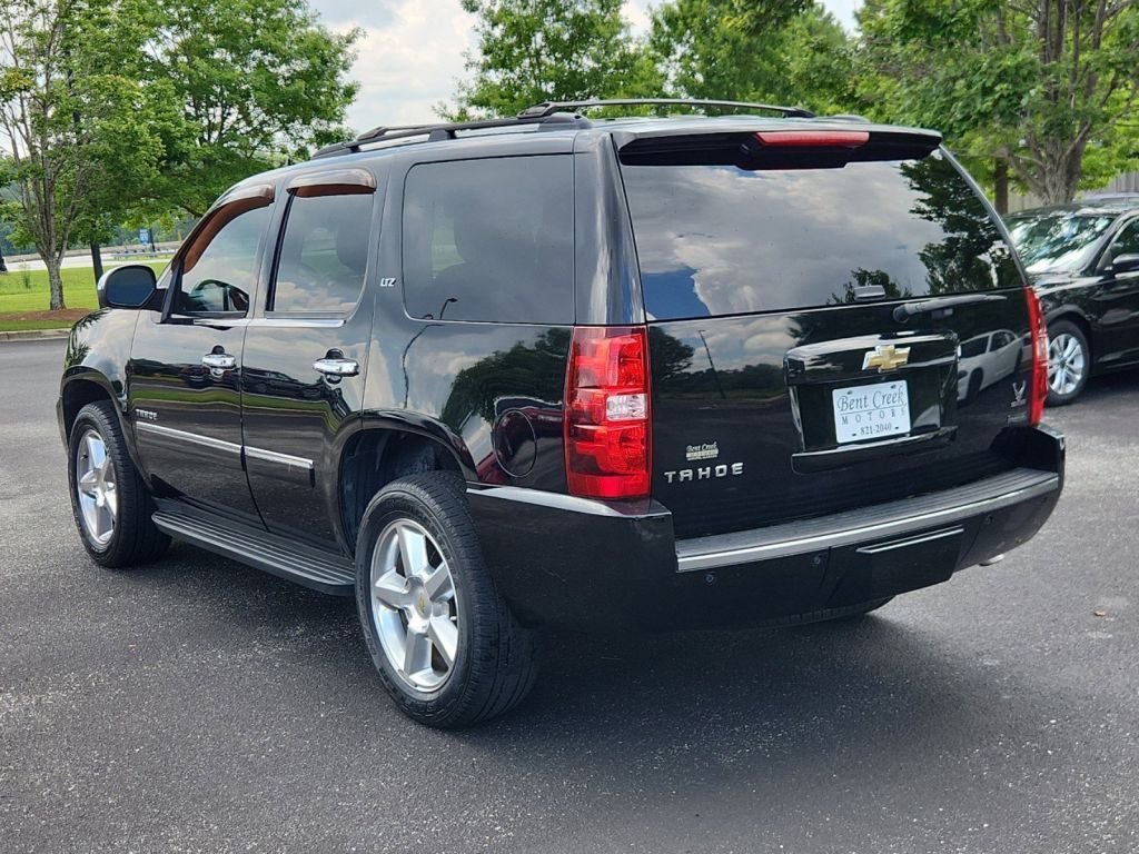 2011-Chevrolet-Tahoe_33075-9