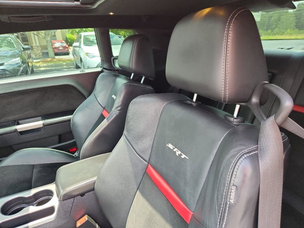 2012-Dodge-Challenger_187021-13