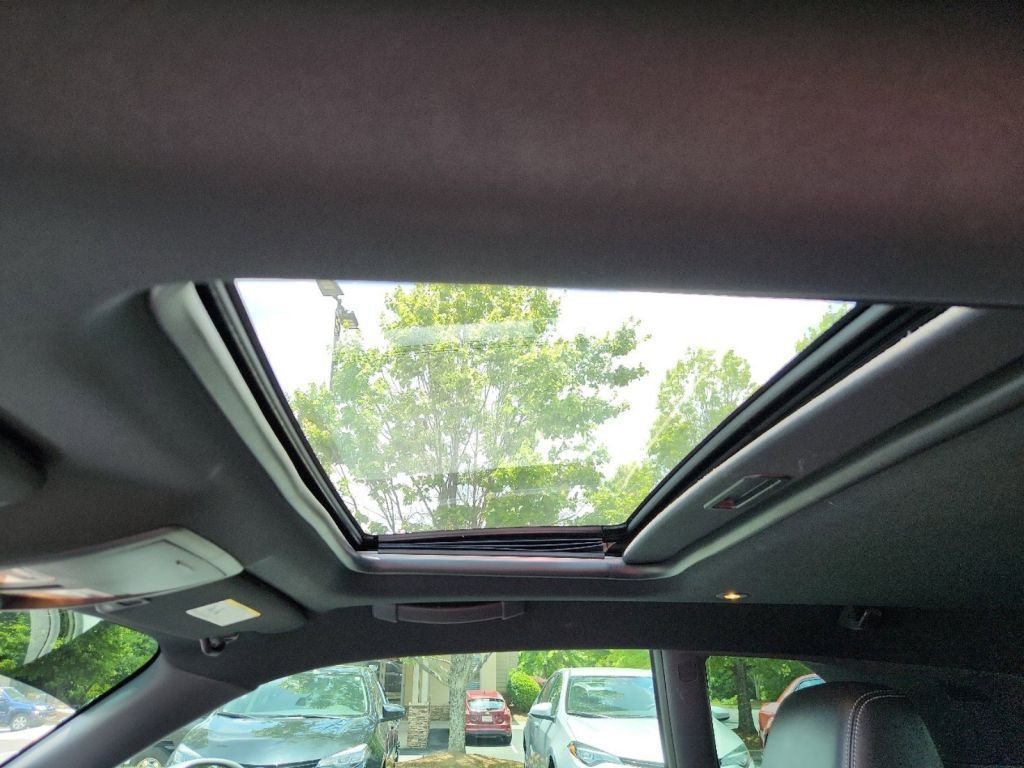 2012-Dodge-Challenger_187021-14