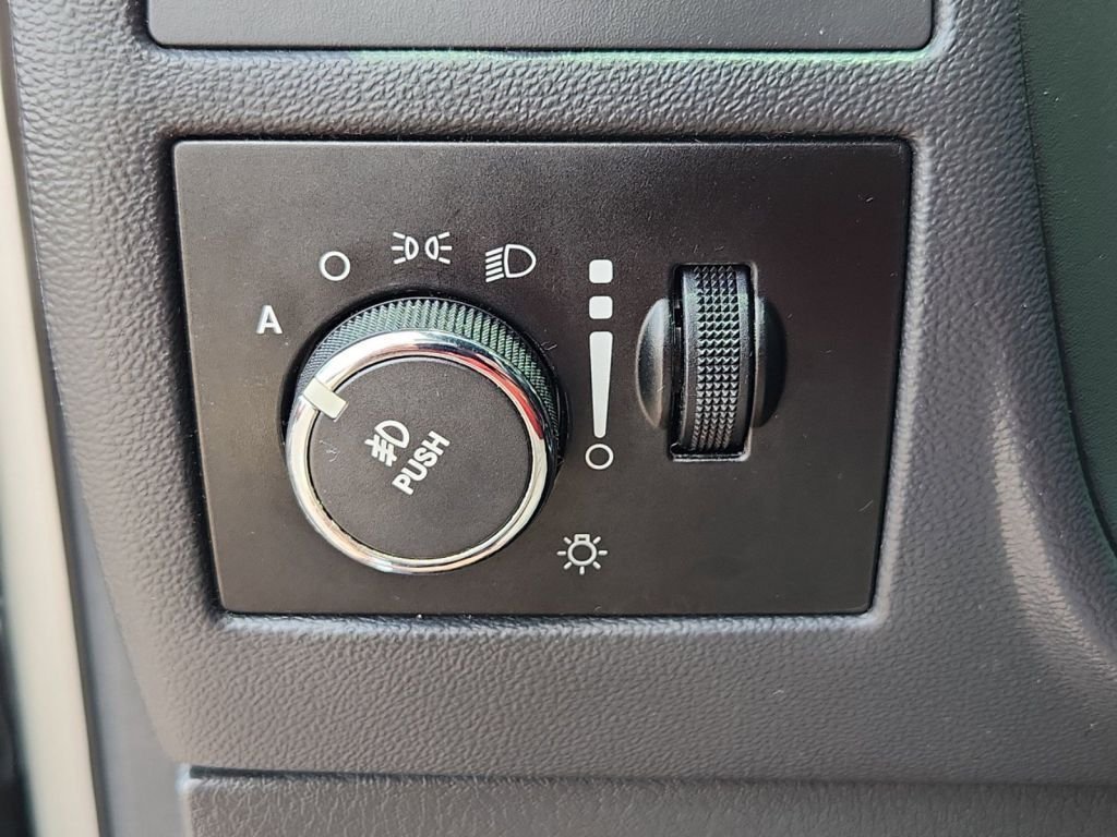 2012-Dodge-Challenger_187021-15 (1)