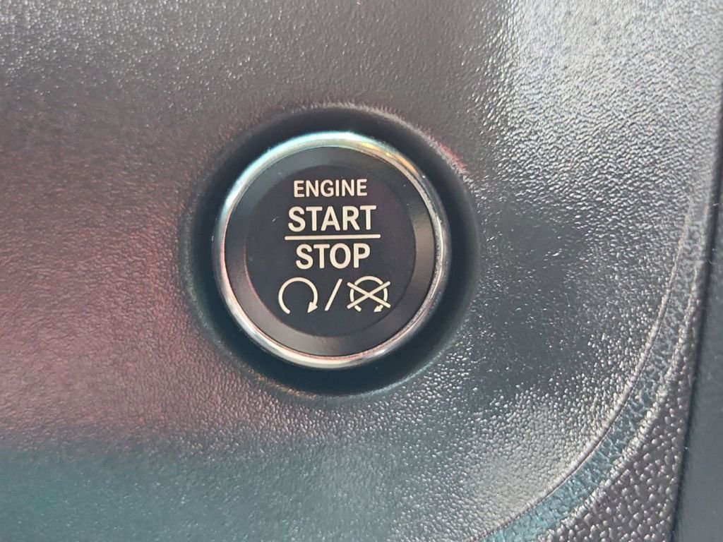 2012-Dodge-Challenger_187021-20