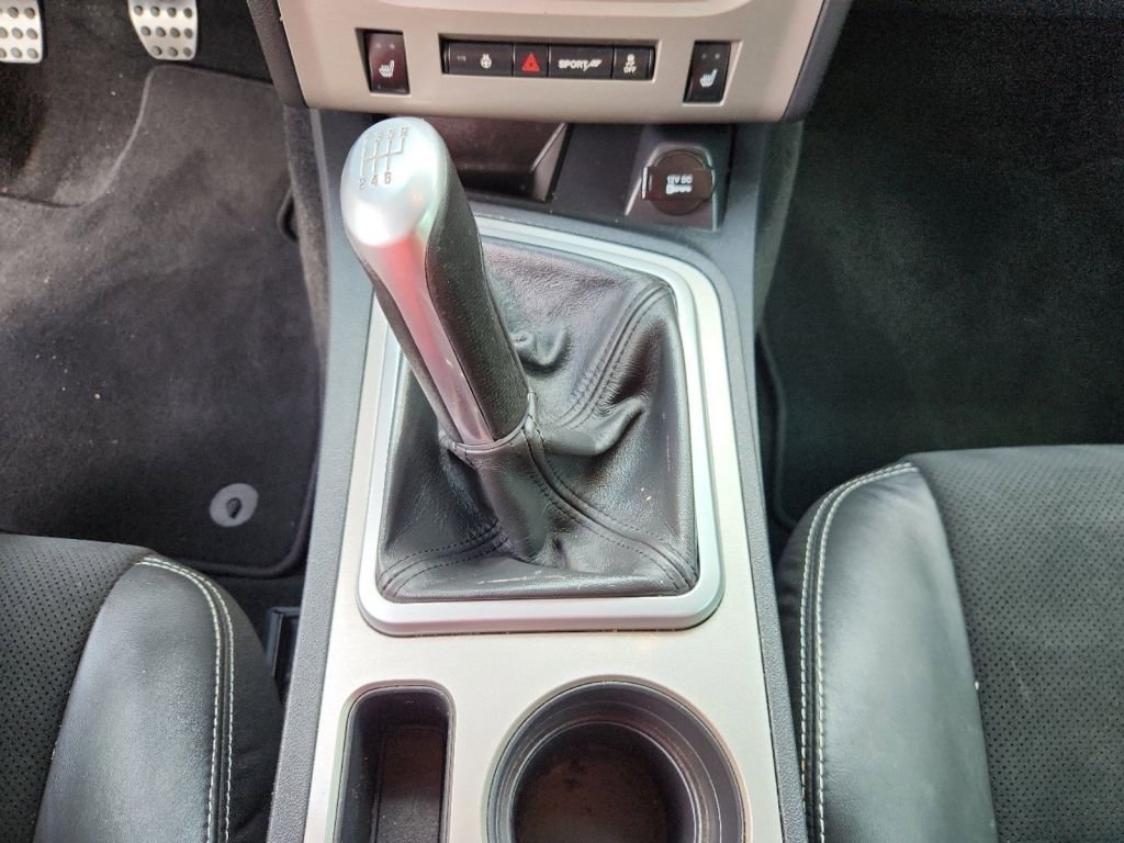 2012-Dodge-Challenger_187021-22