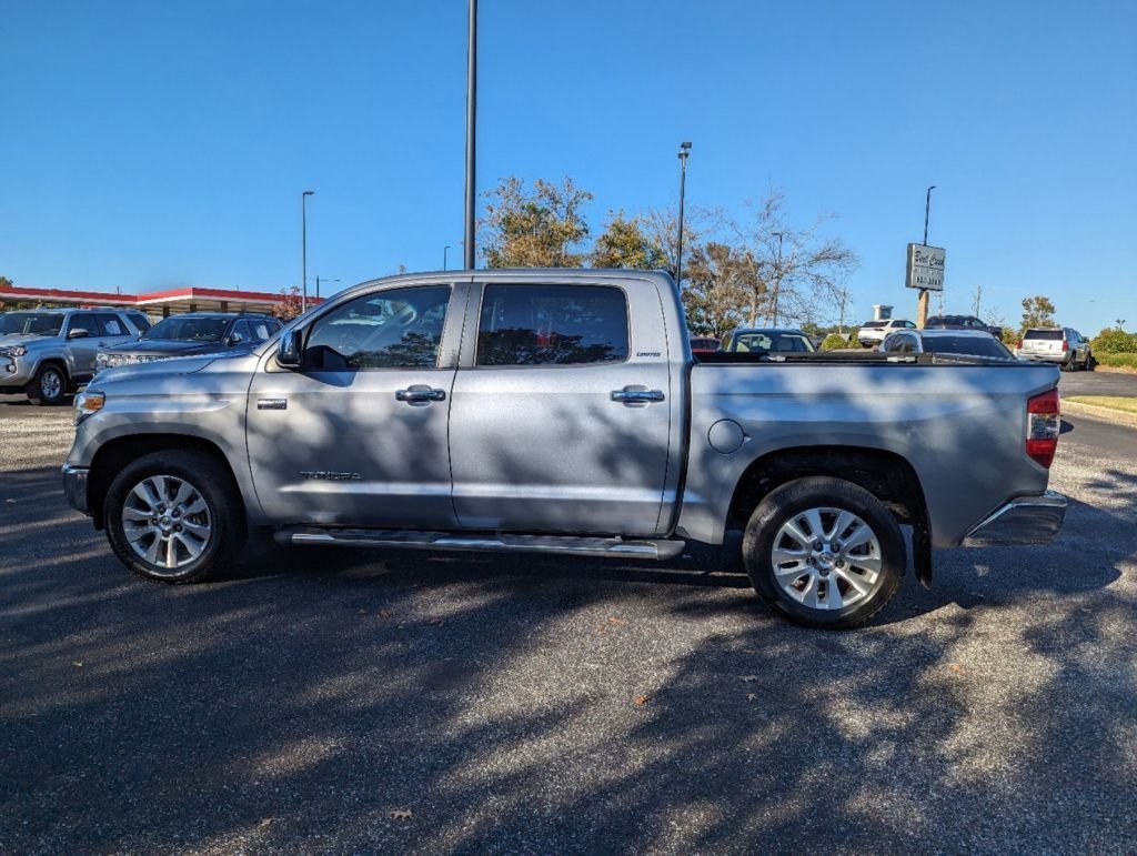 2014-Toyota-Tundra_4WD_Truck_346057-11