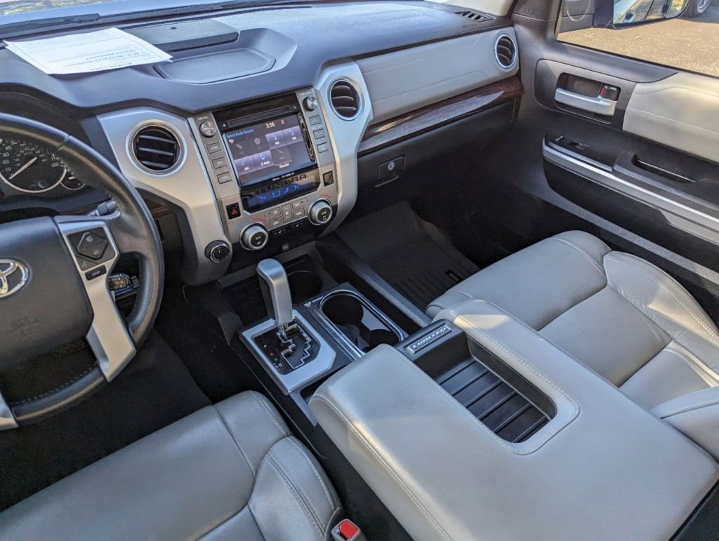 2014-Toyota-Tundra_4WD_Truck_346057-17