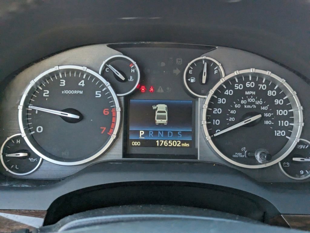 2014-Toyota-Tundra_4WD_Truck_346057-19