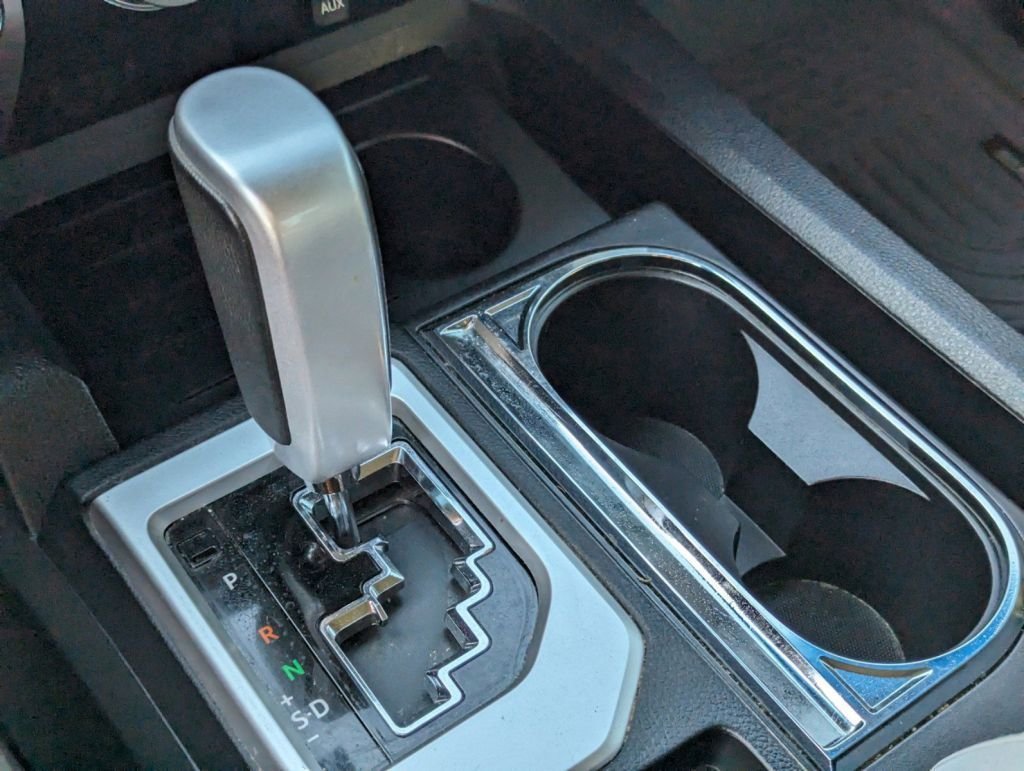 2014-Toyota-Tundra_4WD_Truck_346057-20