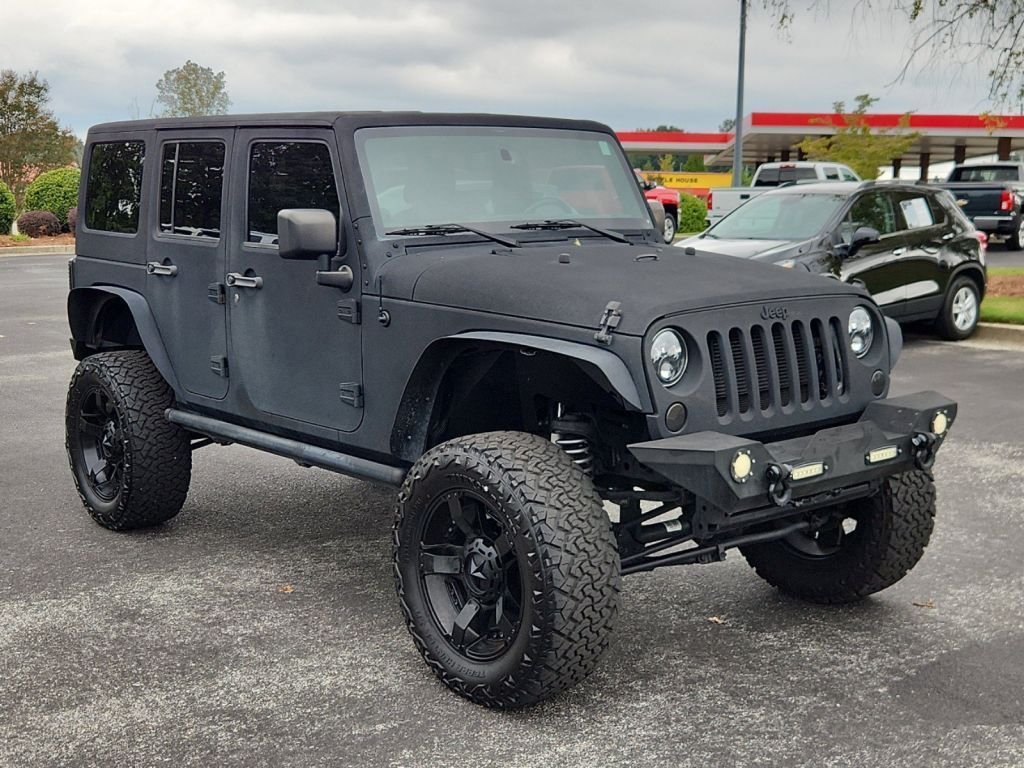 2015-Jeep-Wrangler_556174-3