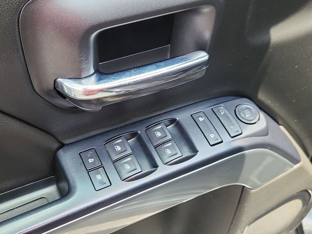 2017-Chevrolet-Silverado_1500_456071-12