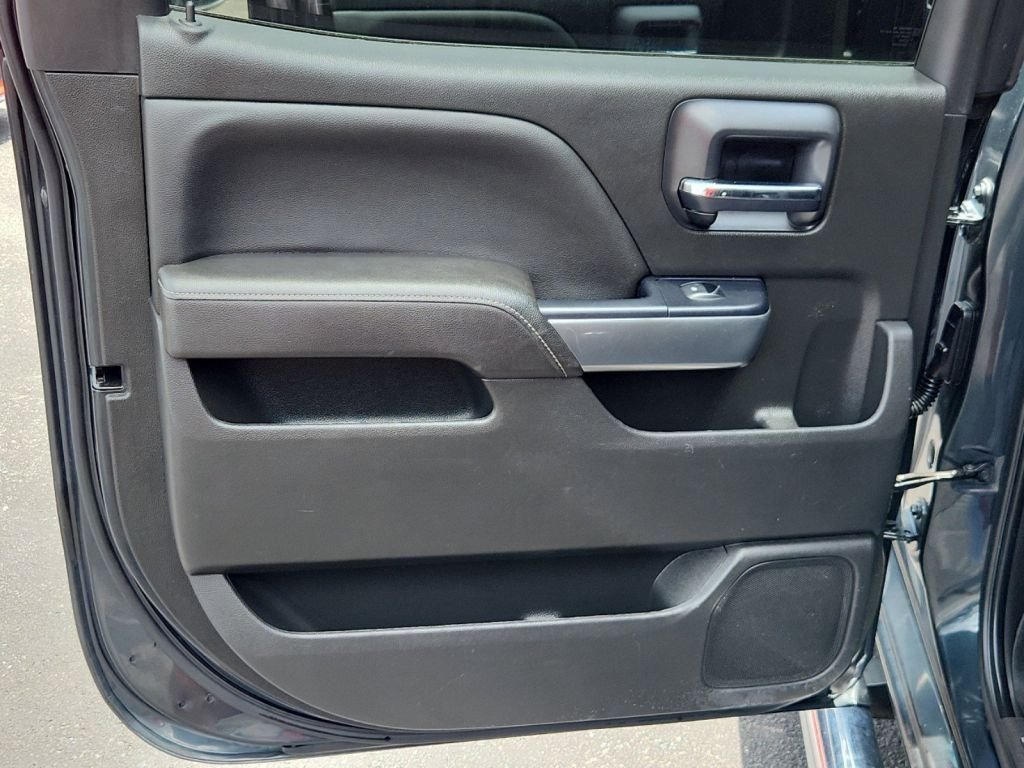 2017-Chevrolet-Silverado_1500_456071-23