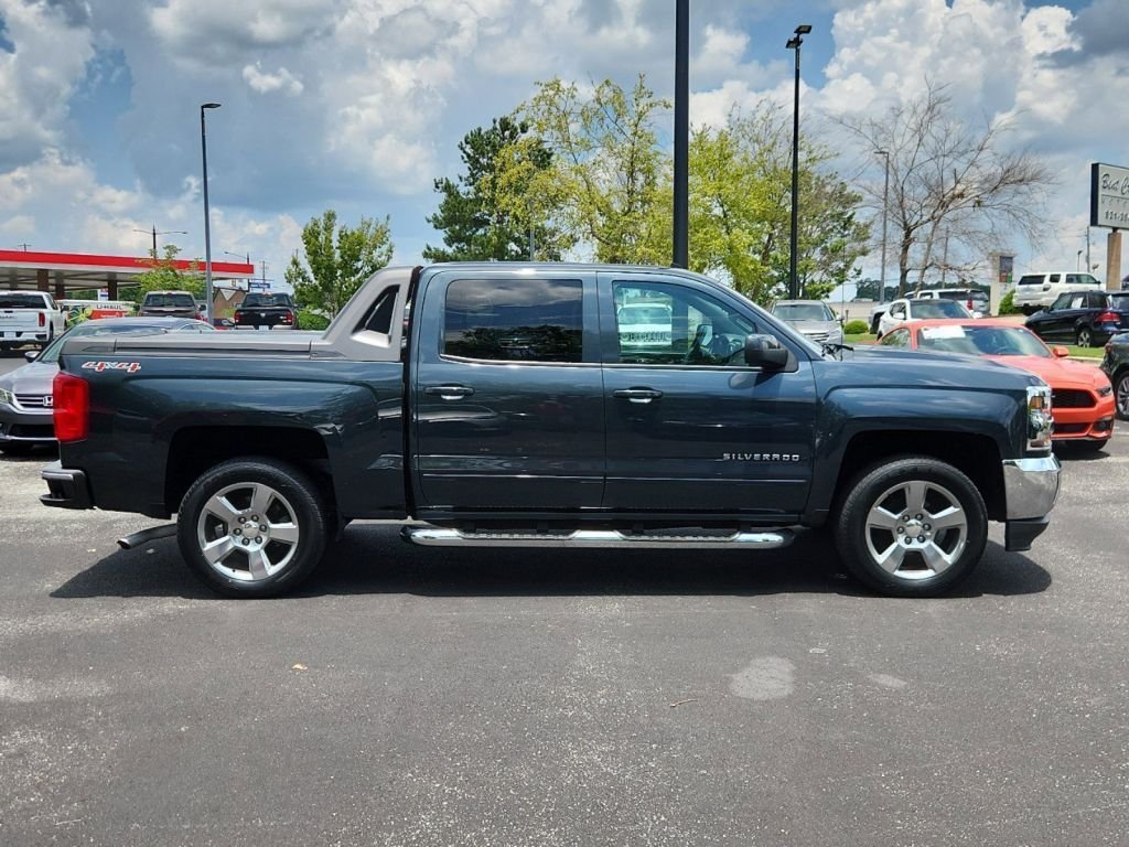 2017-Chevrolet-Silverado_1500_456071-5