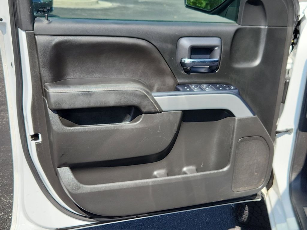 2018-Chevrolet-Silverado_1500_253605-10