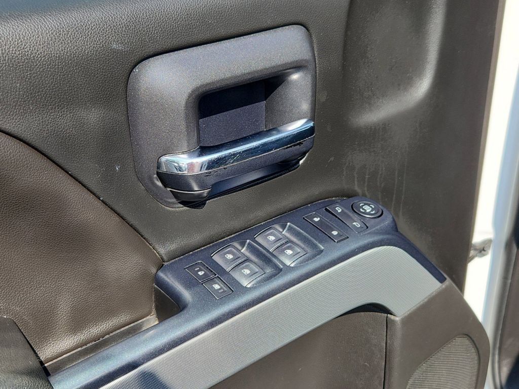 2018-Chevrolet-Silverado_1500_253605-11