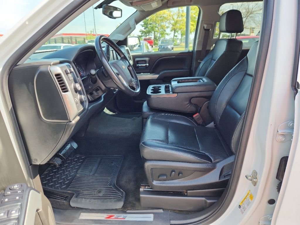 2018-Chevrolet-Silverado_1500_253605-12