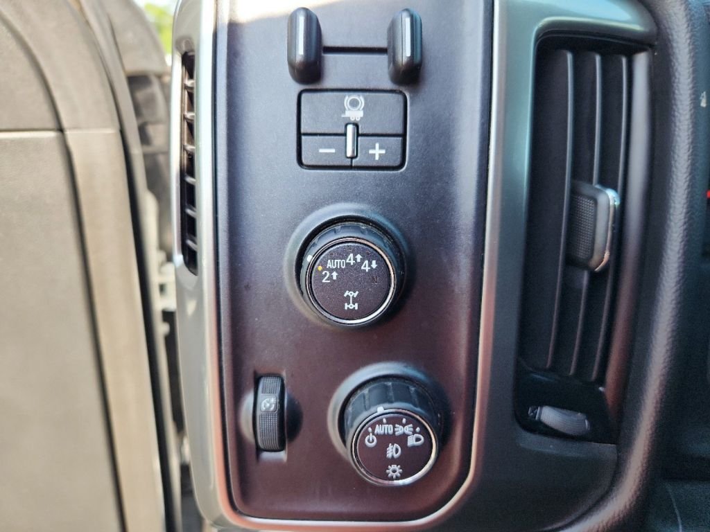 2018-Chevrolet-Silverado_1500_253605-14