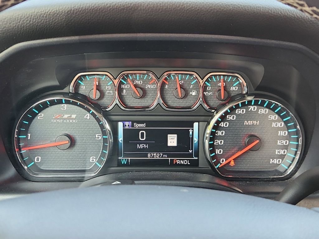 2018-Chevrolet-Silverado_1500_253605-18