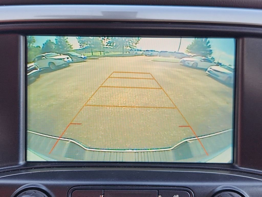 2018-Chevrolet-Silverado_1500_253605-22