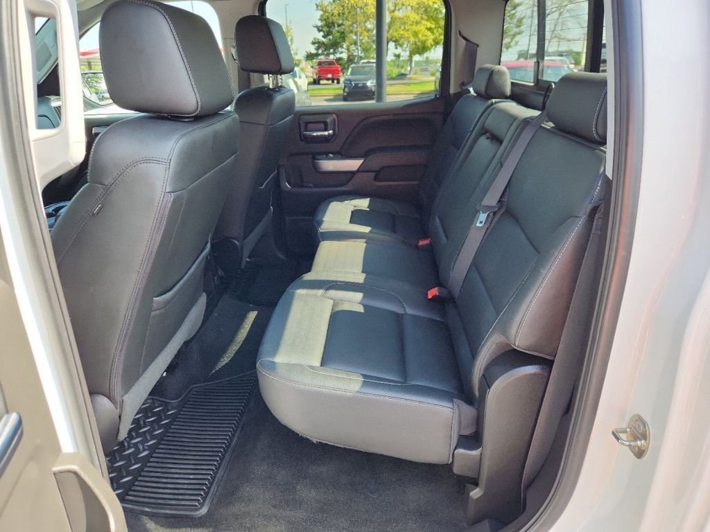 2018-Chevrolet-Silverado_1500_253605-24