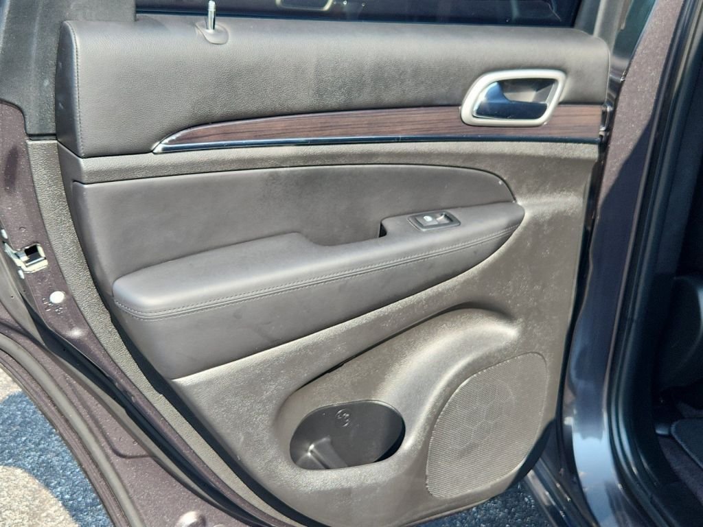 2018-Jeep-Grand_Cherokee_494020-26