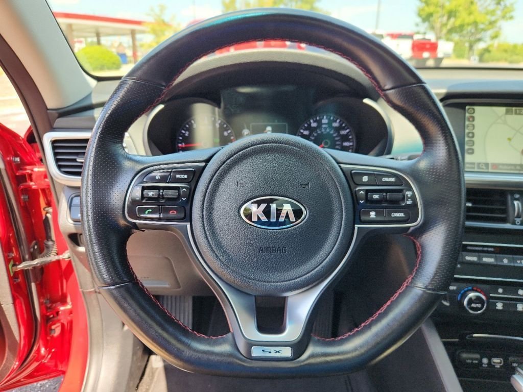 2018-Kia-Optima_239650-15