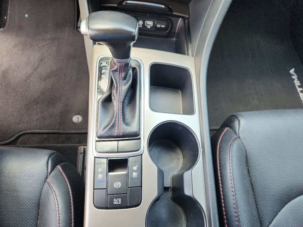 2018-Kia-Optima_239650-21