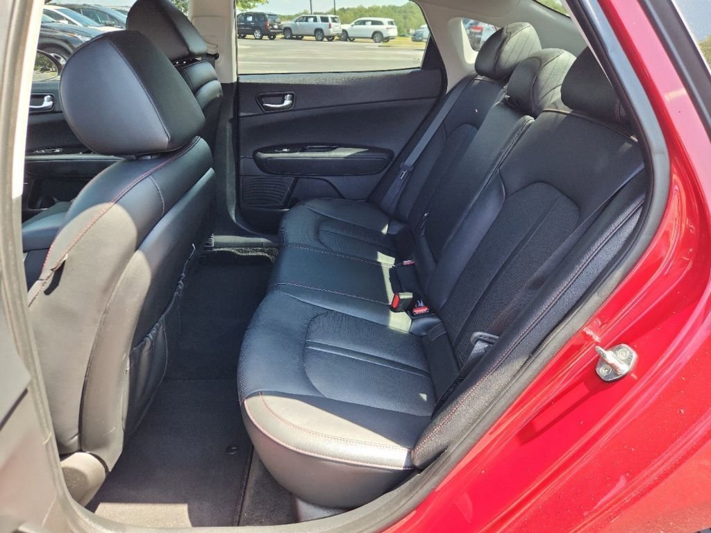 2018-Kia-Optima_239650-27