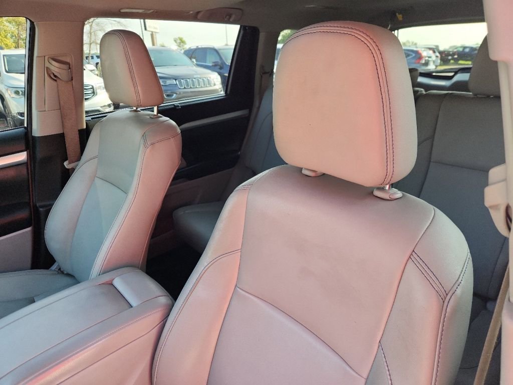 2018-Toyota-Highlander_805968-14