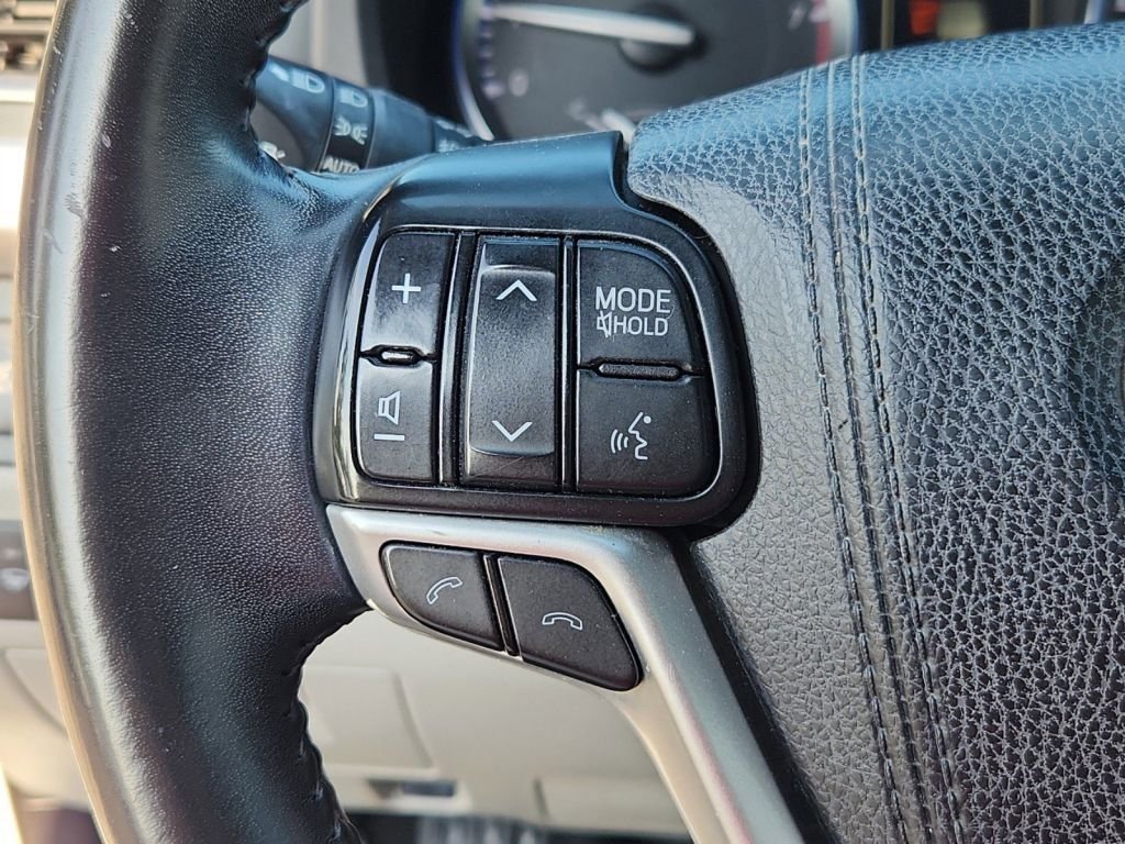 2018-Toyota-Highlander_805968-17