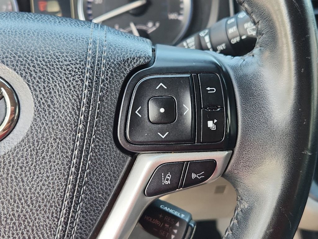 2018-Toyota-Highlander_805968-18