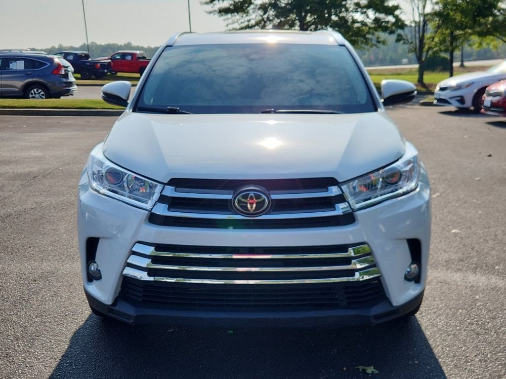 2018-Toyota-Highlander_805968-2