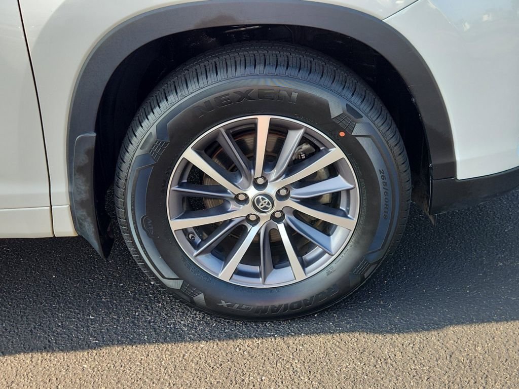 2018-Toyota-Highlander_805968-4