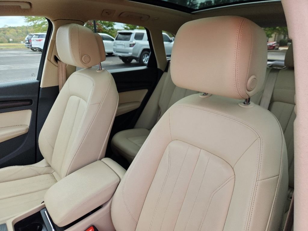 2019-Audi-Q5_132750-14