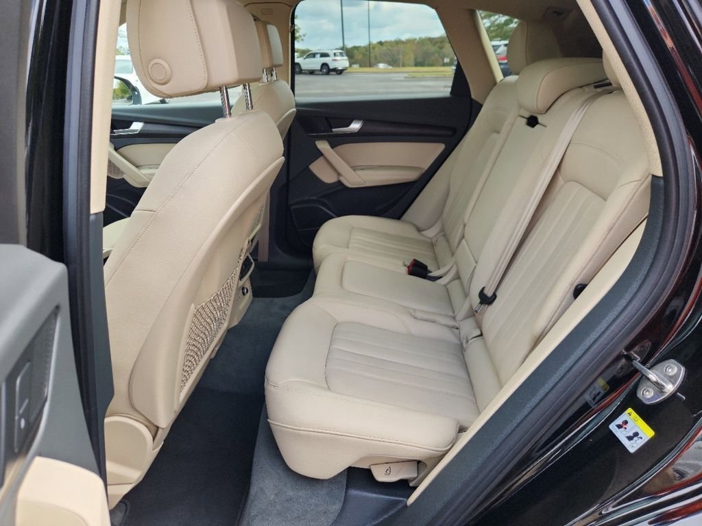 2019-Audi-Q5_132750-29