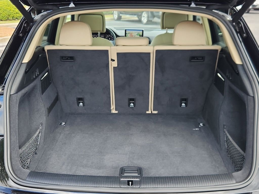 2019-Audi-Q5_132750-8