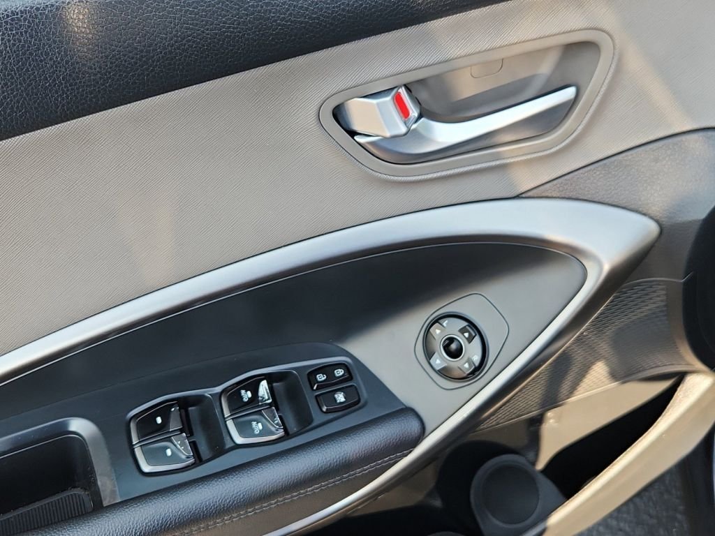 2019-Hyundai-Santa_Fe_Xl_297844-12