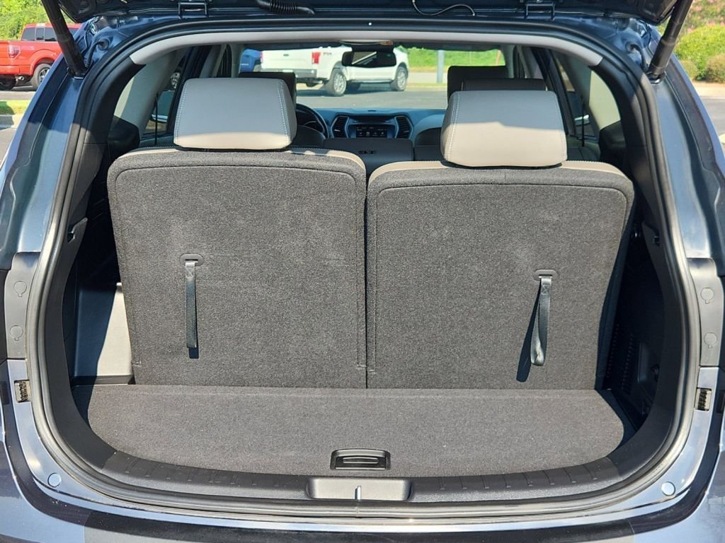 2019-Hyundai-Santa_Fe_Xl_297844-8