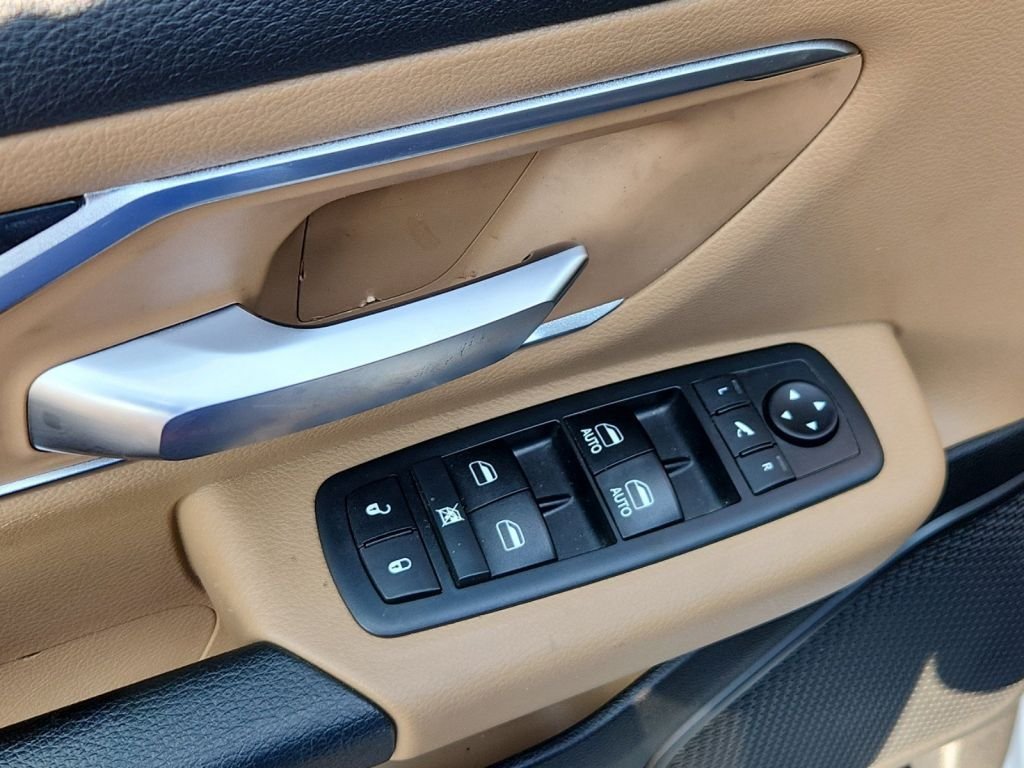 2019-Ram-1500_570677-11