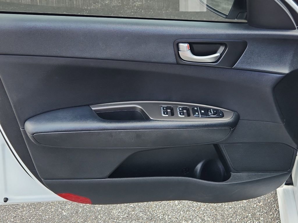 2020-Kia-Optima_381595-10