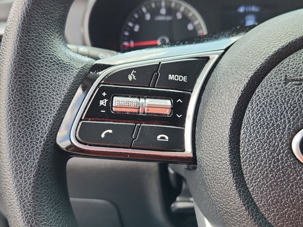 2020-Kia-Optima_381595-15