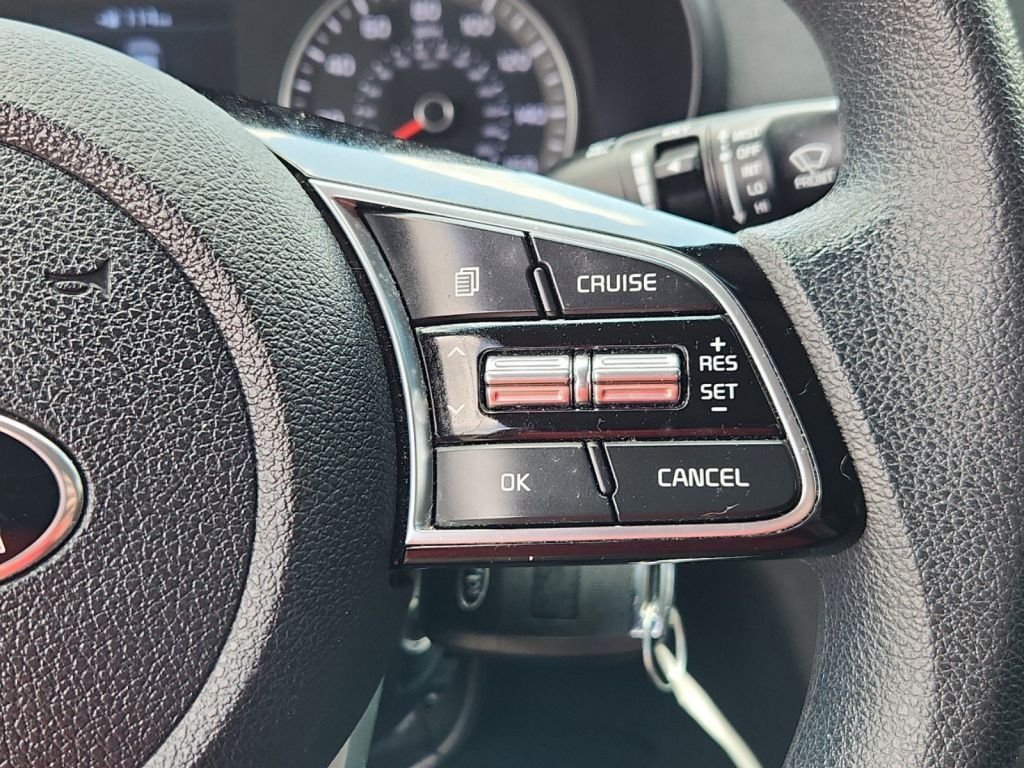 2020-Kia-Optima_381595-16