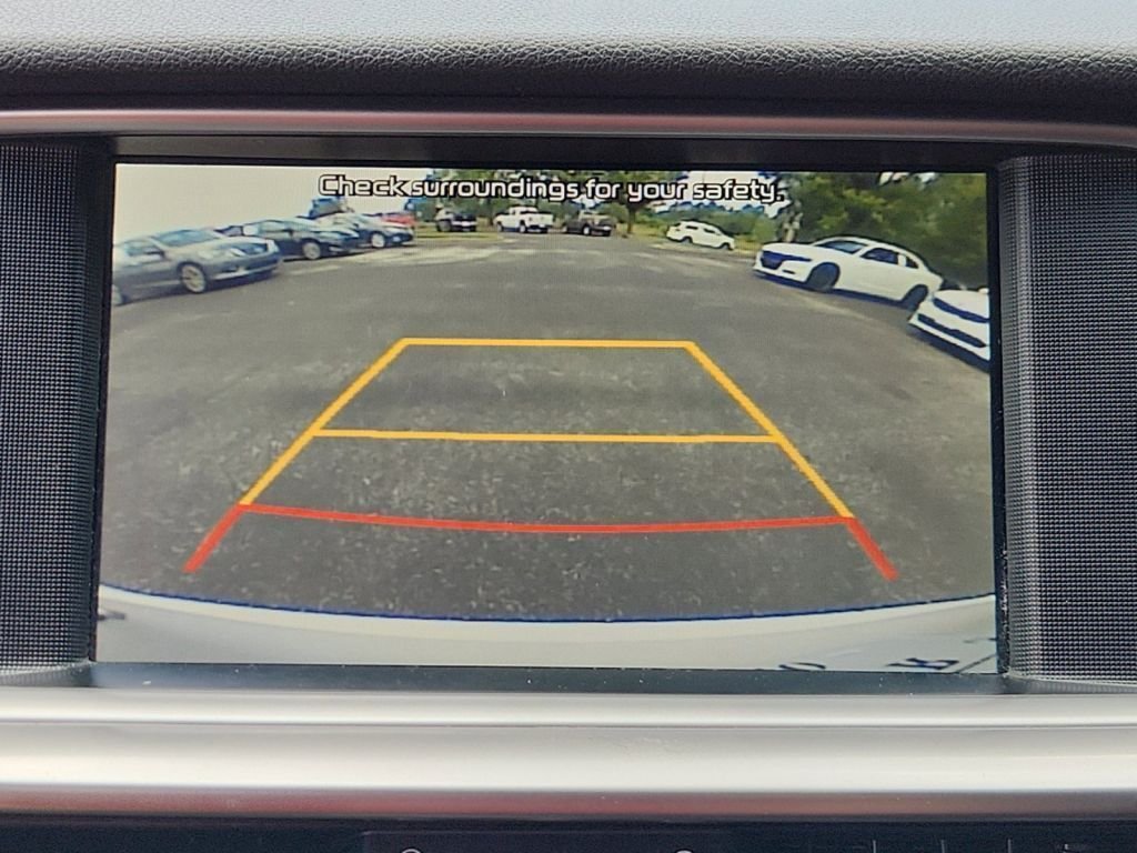 2020-Kia-Optima_381595-21