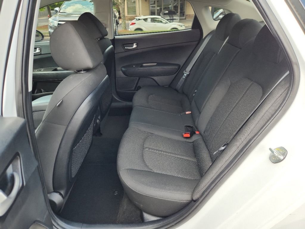 2020-Kia-Optima_381595-23