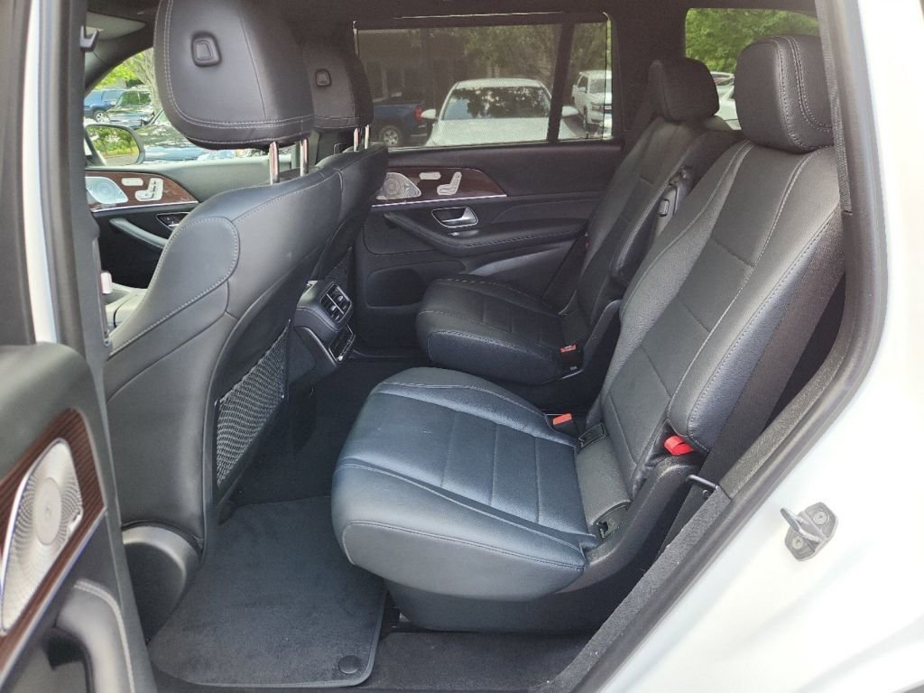 2021-Mercedes-benz-Gl_Class_382342-29