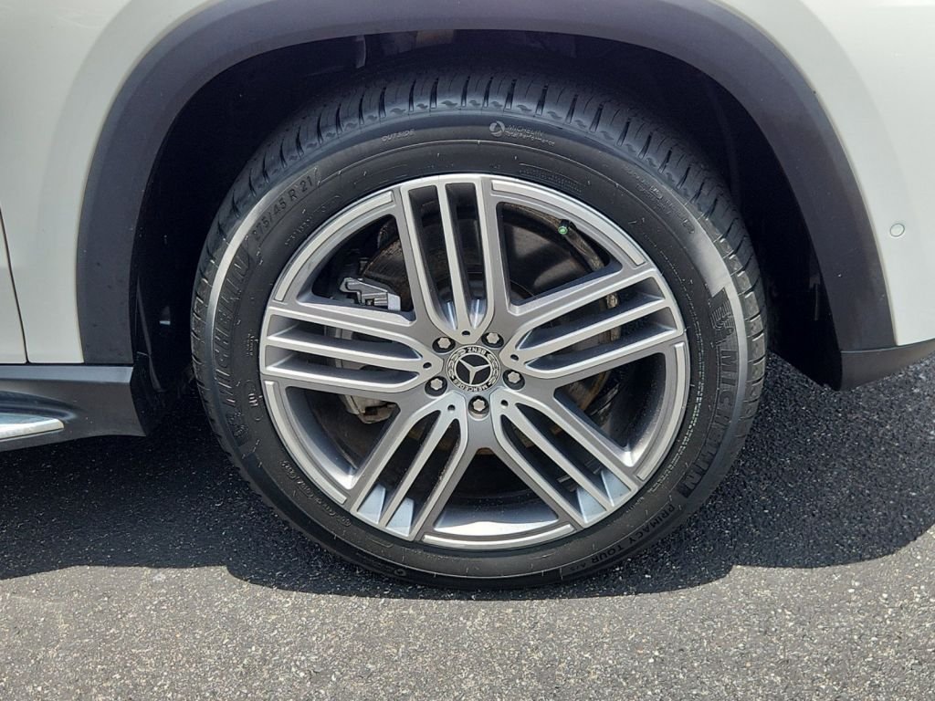 2021-Mercedes-benz-Gl_Class_382342-4