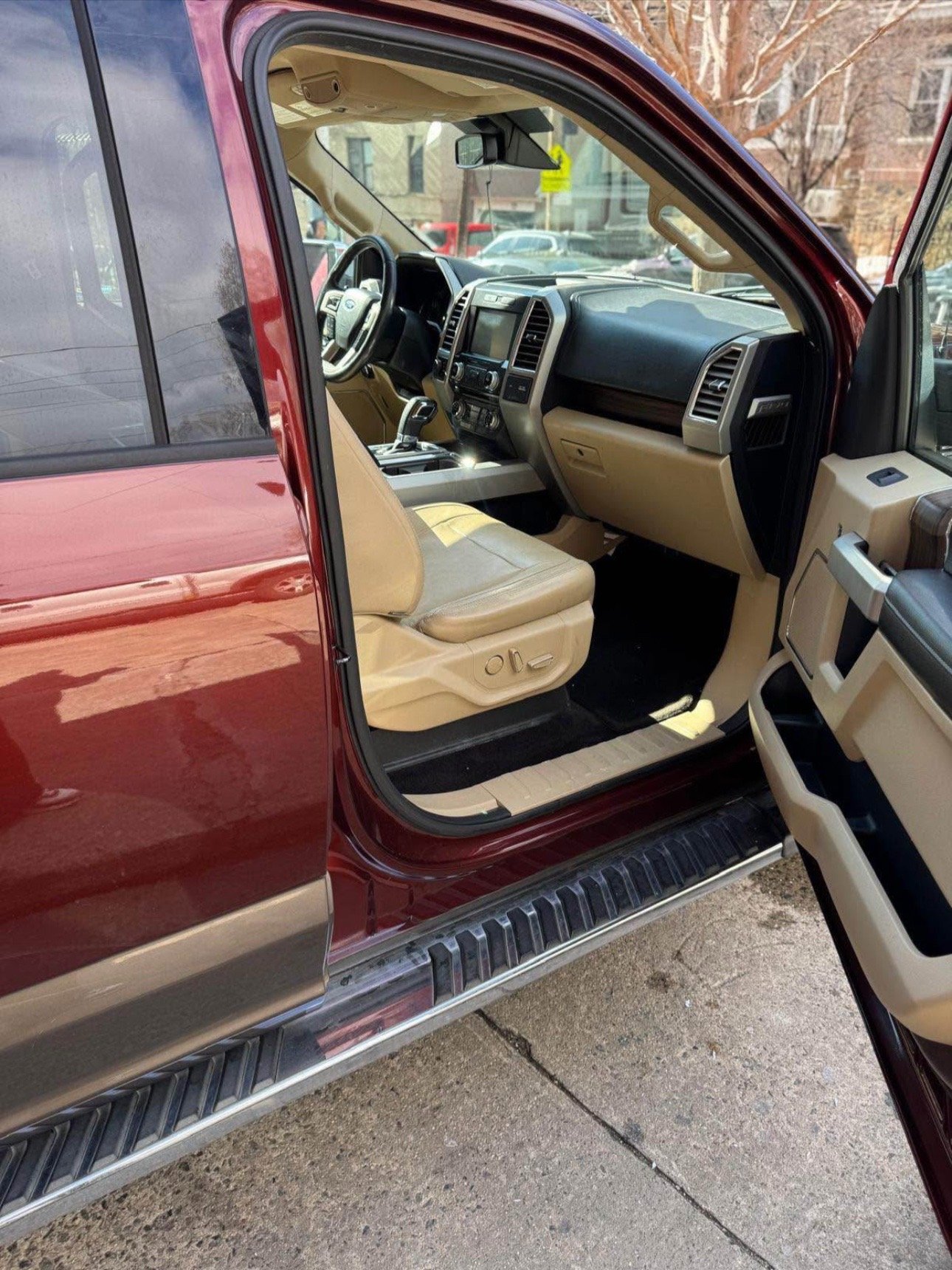 TikSave.io_7611337397699136782_10 2015 FORD F-150 LARIAT